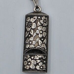 Avon 1975 Silver-Tone Floral Etched Rectangle Pendant Necklace